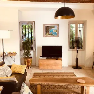 Sous Le Clocher Appartement Marseille